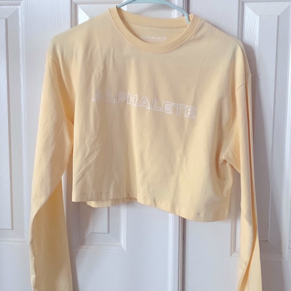 Alphalete crop top